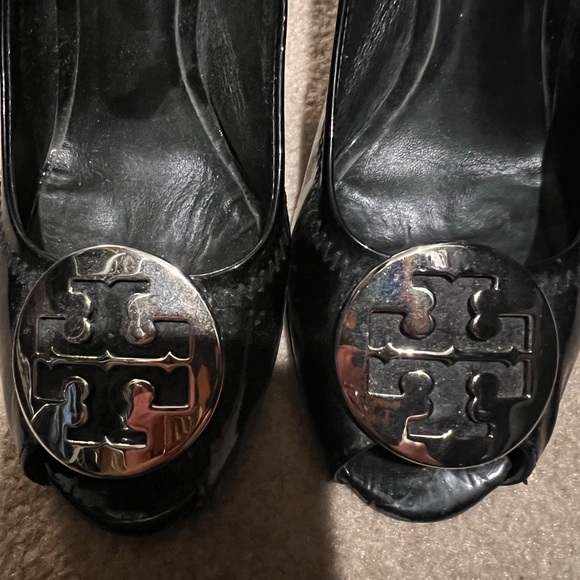 Tory Burch Wedge Silver Buckle - Picture 4 of 10